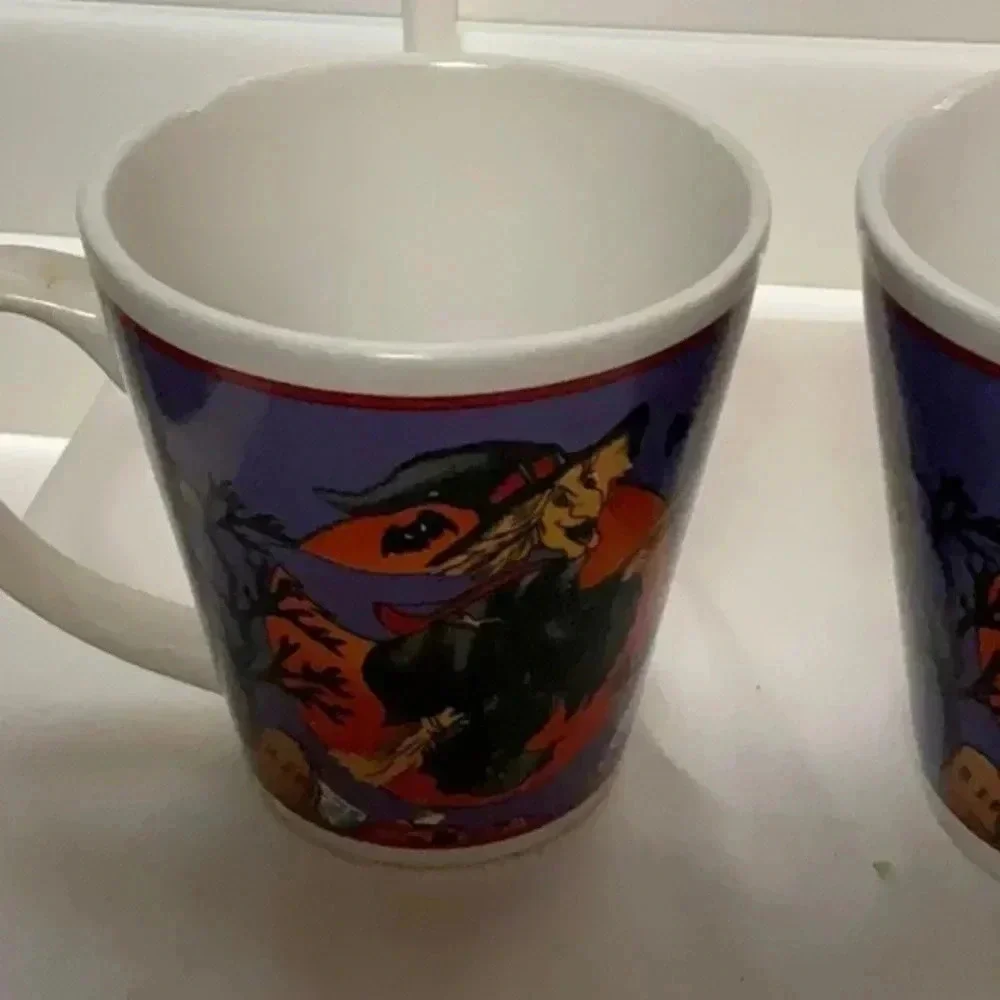 HOLLOWEEN Mugs
